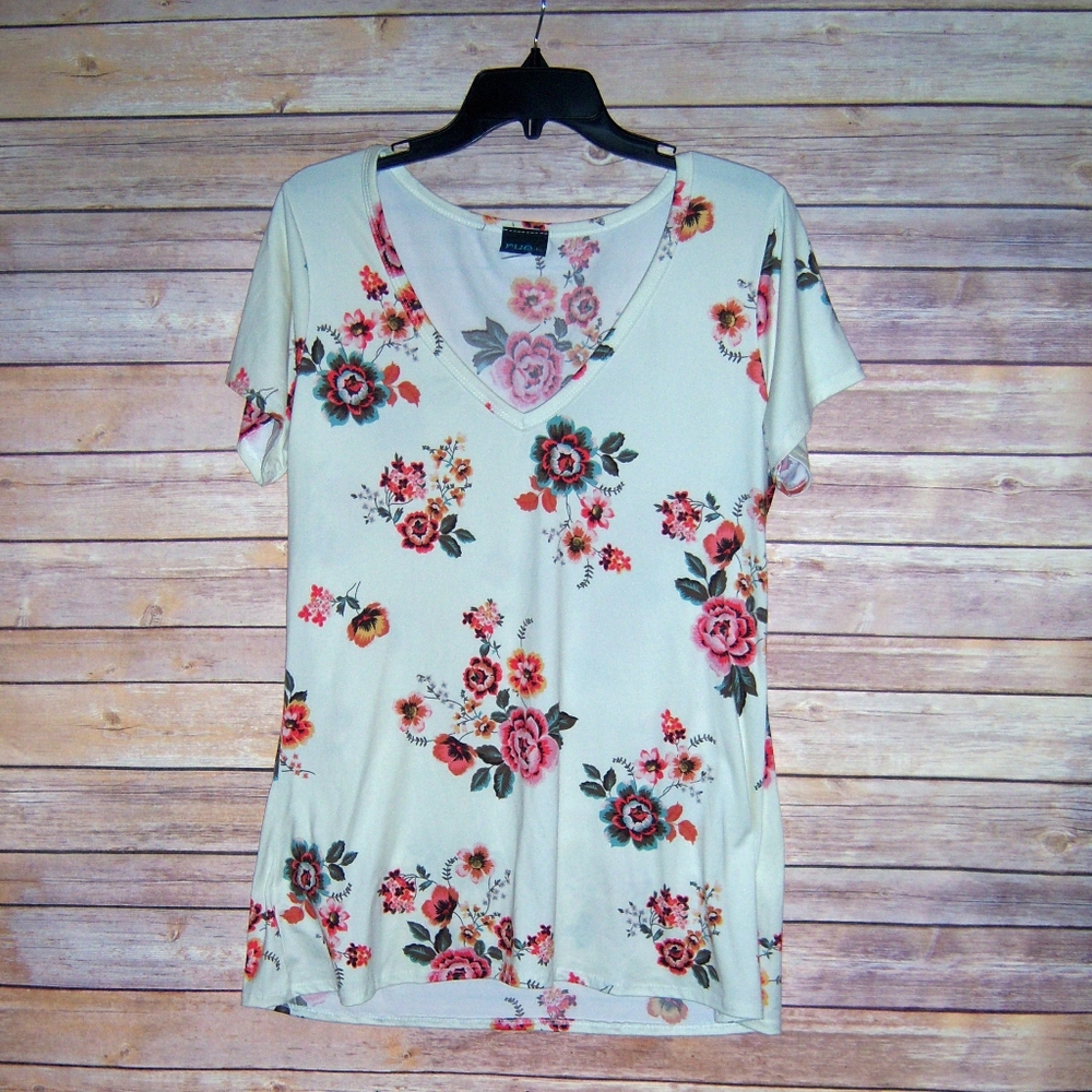 Floral V-neck Tee